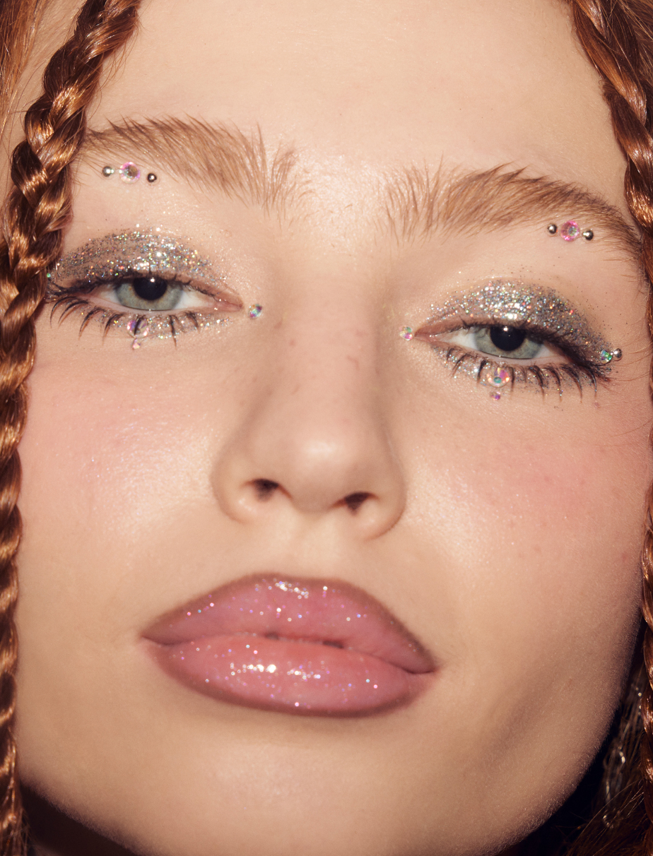Why Glitter Eye Makeup Dominates: Donni Davy’s Beauty Tips