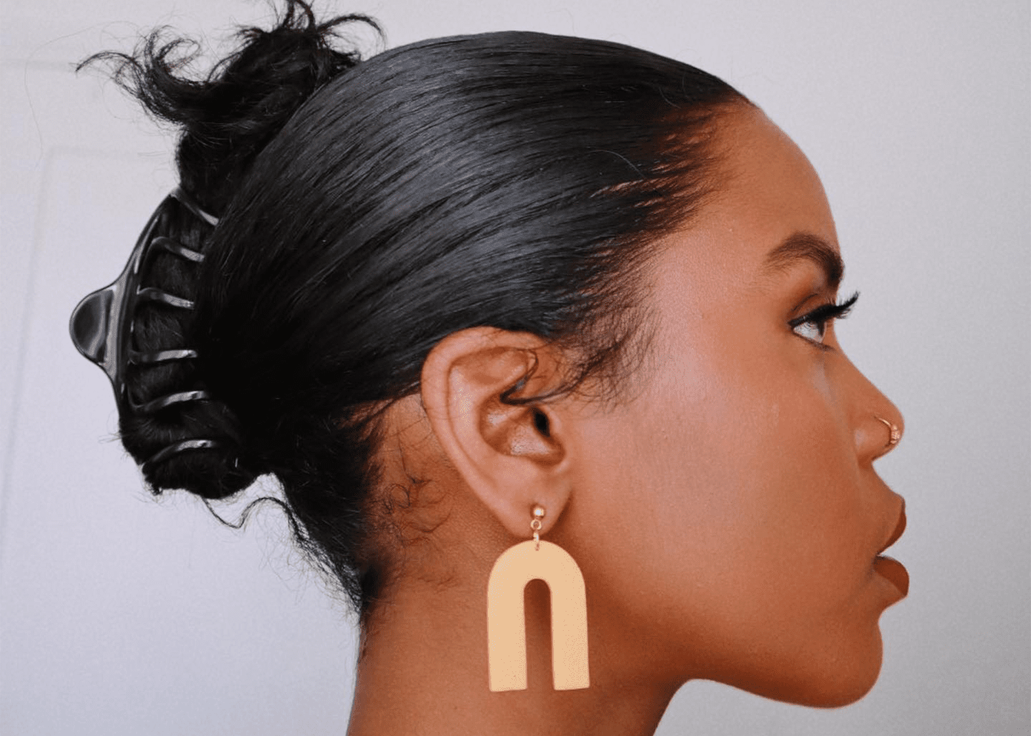 Are Claw Clips Ruining Your Hair? Expert Truth & Safe Styling Guide